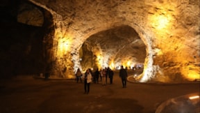 Tuz mağaralarına turistlerden yoğun ilgi
