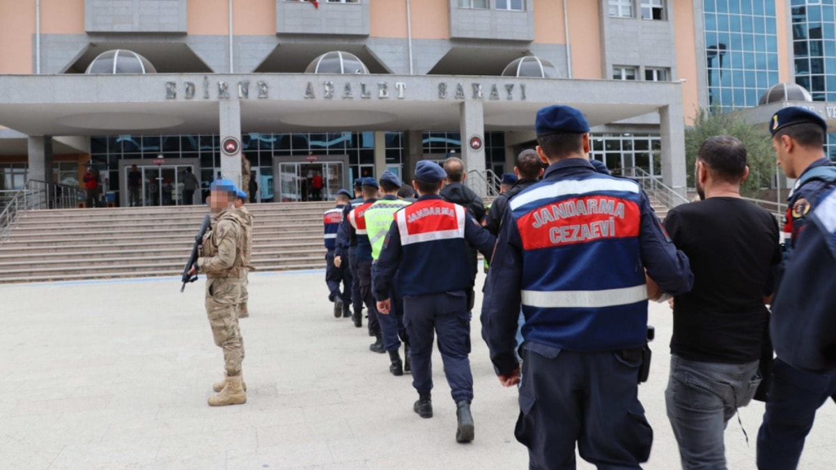 Edirne'de FETÖ ve MKP üyesi 8 zanlı yakalandı