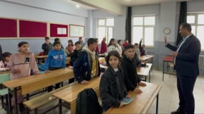HÜDA PAR adayı okul okul gezip Kürtçe propaganda yaptı