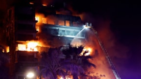 14 katlı binada yangın: Çok sayıda ölü ve yaralı var
