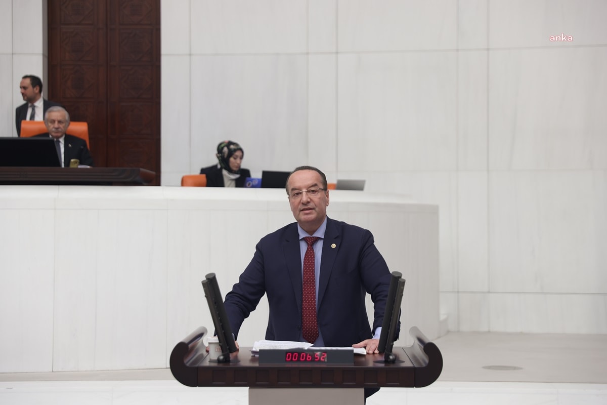 Akay: 2018'den bu yana değişen tek şey kurumların kapısındaki isimlikler