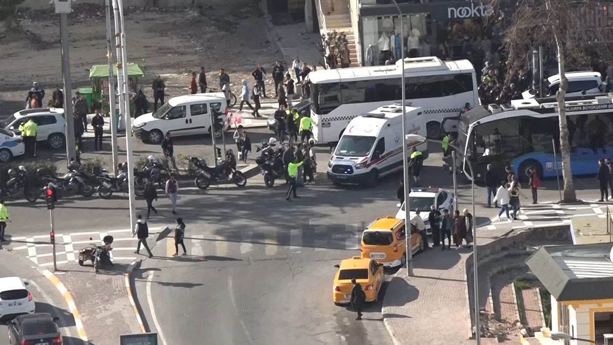 Çevik kuvvet aracının çarptığı Zeynep hayatını kaybetti