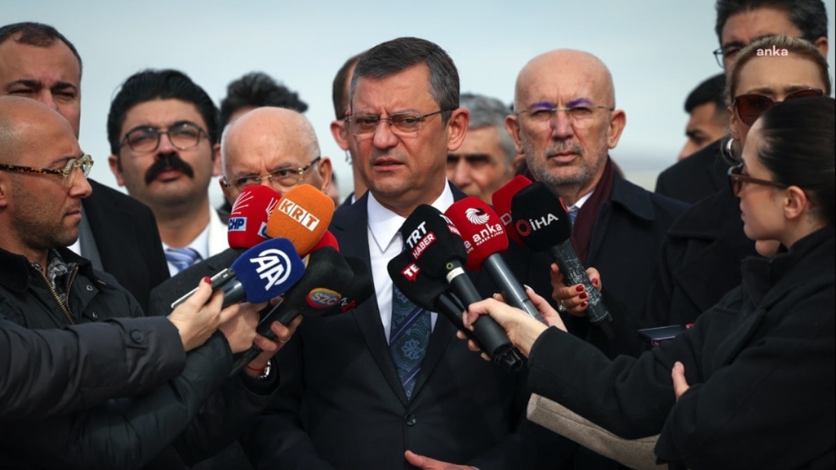 Özel'den Erdoğan'a sert yanıt: Onun düzeyine inmemeye çok kararlıyım