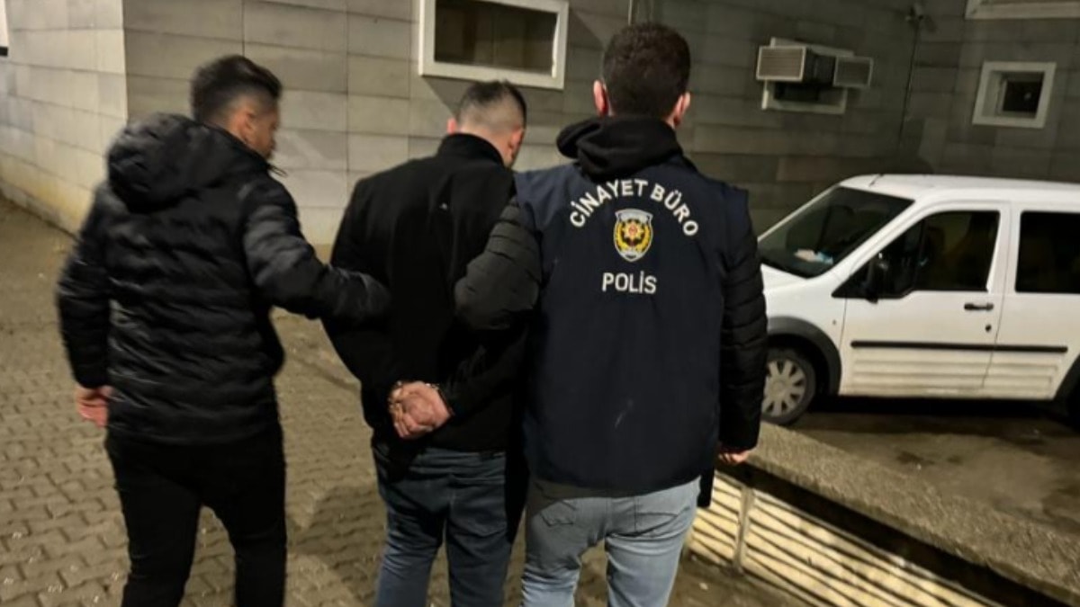 Seyir halindeki araca silahlı saldırı