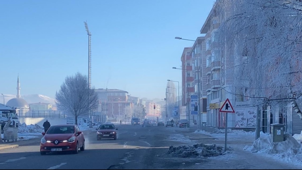 Göle'de sıcaklık eksi 32,9'u gördü