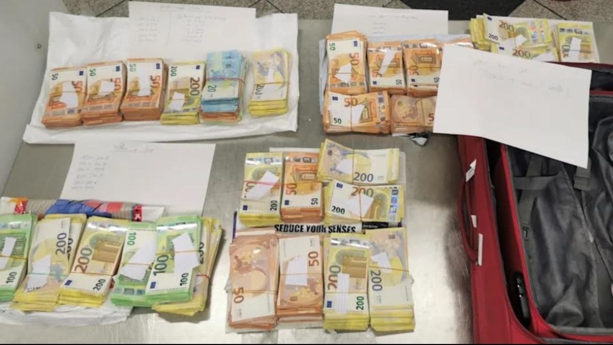 THY uçağından içinde 1.4 milyon euro olan bavul çıktı