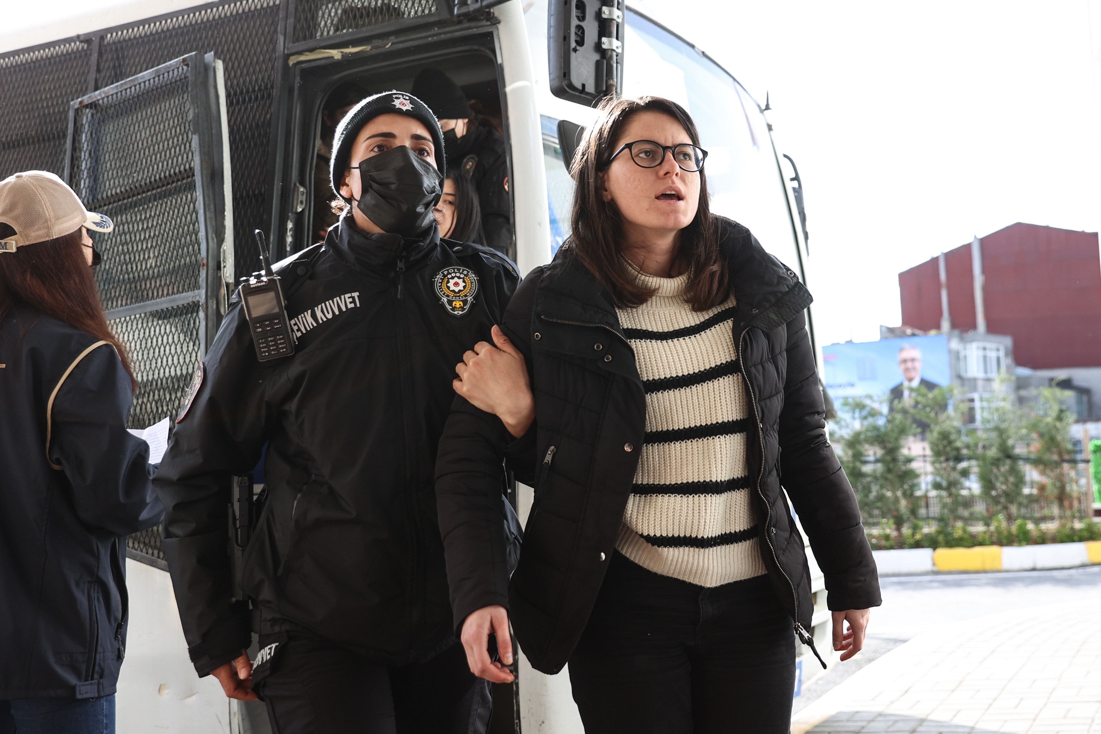 İstanbul Adliyesi'ndeki terör saldırısında gözaltı sayısı arttı