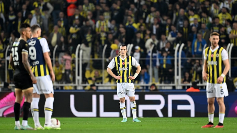 Fenerbahçe, Alanyaspor'a puan kaybetti, zirveyi kaptırdı: 2-2