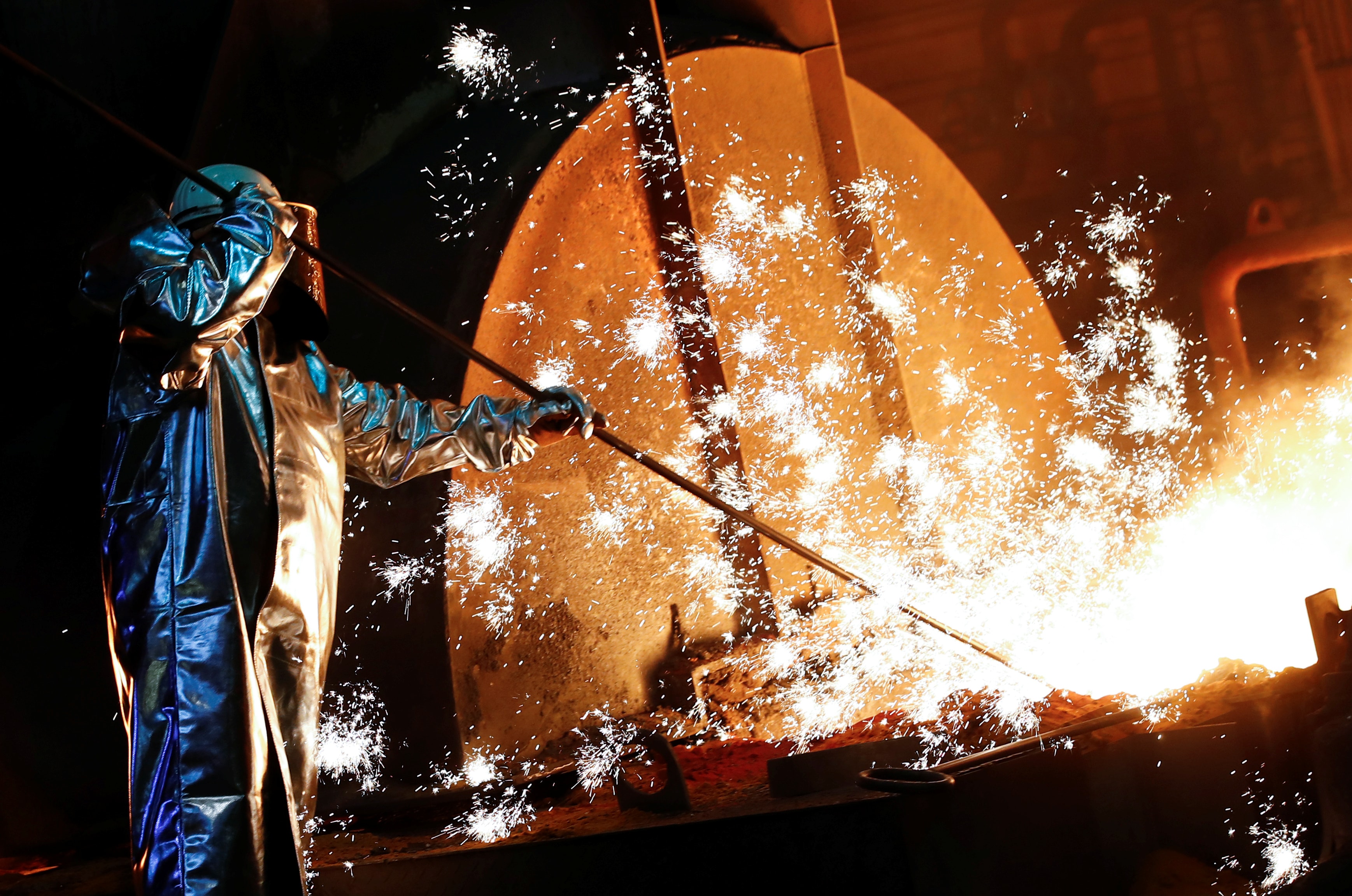 Almanya'da sanayi üretiminde düşüş beklentiyi aştı