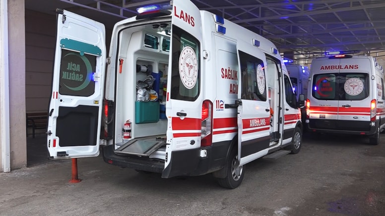 Midibüs kaza yaptı, 10 turist yaralandı