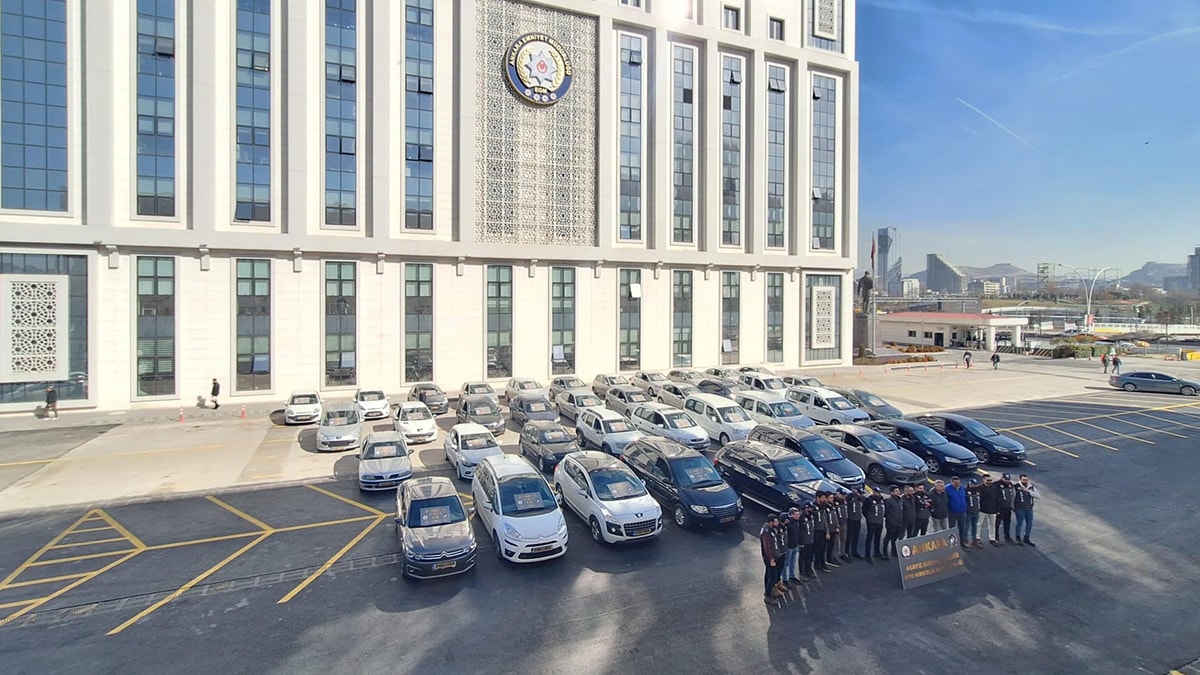 Deprem bölgesinde şeytanın aklına gelmeyecek hırsızlık