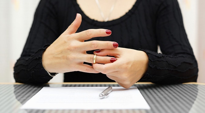 Eve haciz getiren koca için tazminat kararı