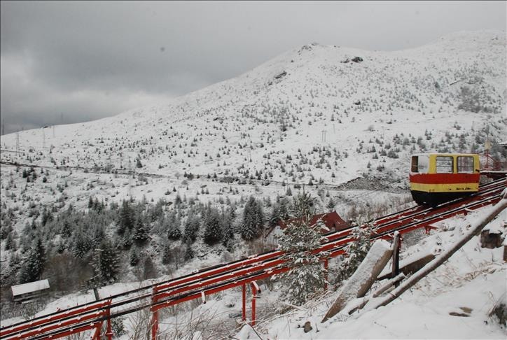 Çığ düştü, kayakçı öldü