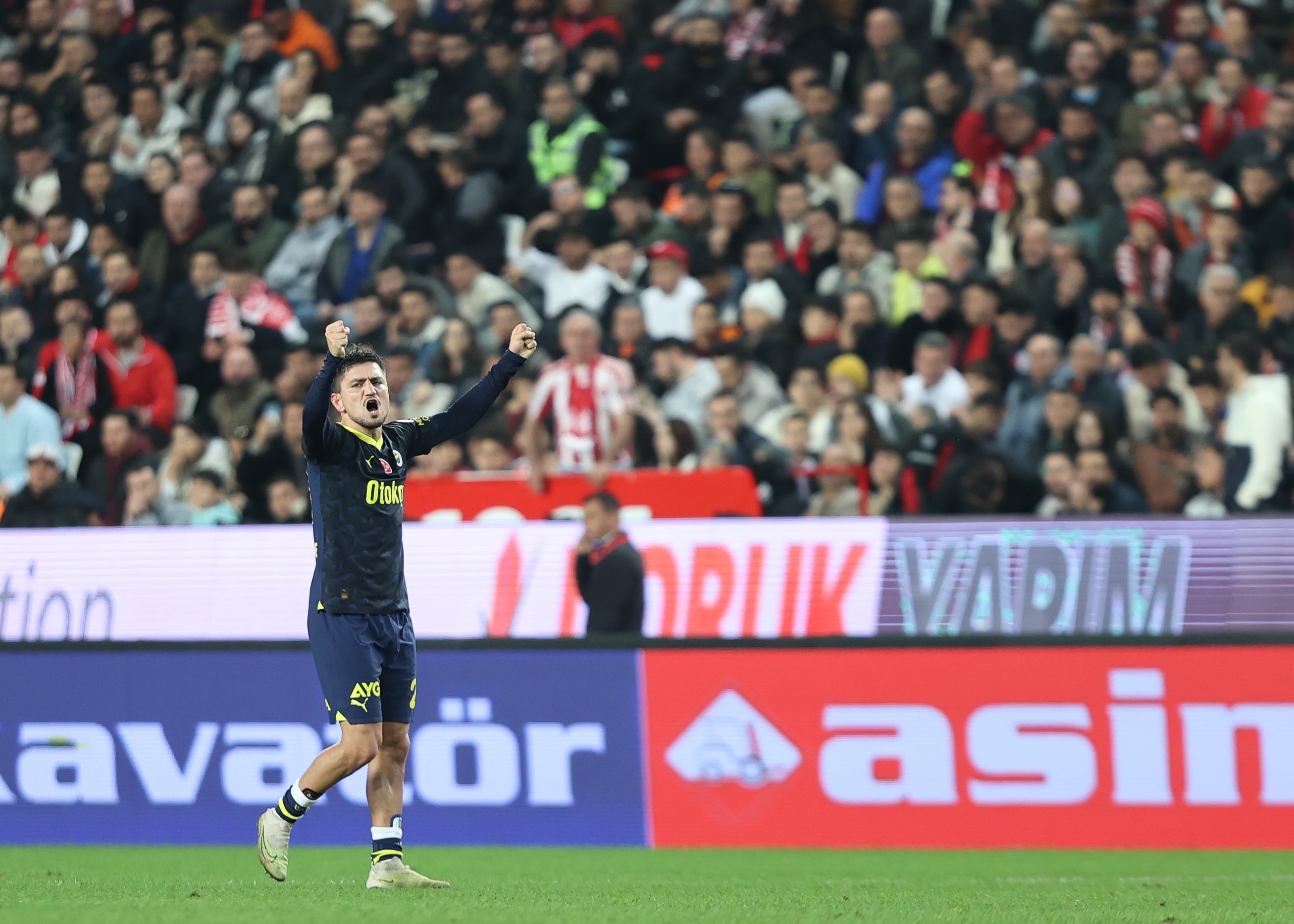 Cengiz Ünder: Çağlar'ın gelmesi bana yaradı