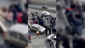 Çekmeköy'de otomobil durağa daldı: Yaralılar var
