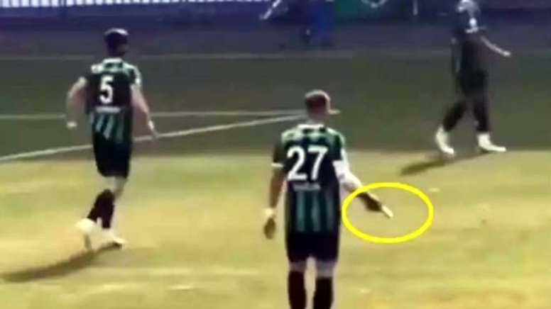 Denizlispor futbolcusu Emre Sağlık, maç sırasında elinde telefonla... Gerçek ortaya çıktı