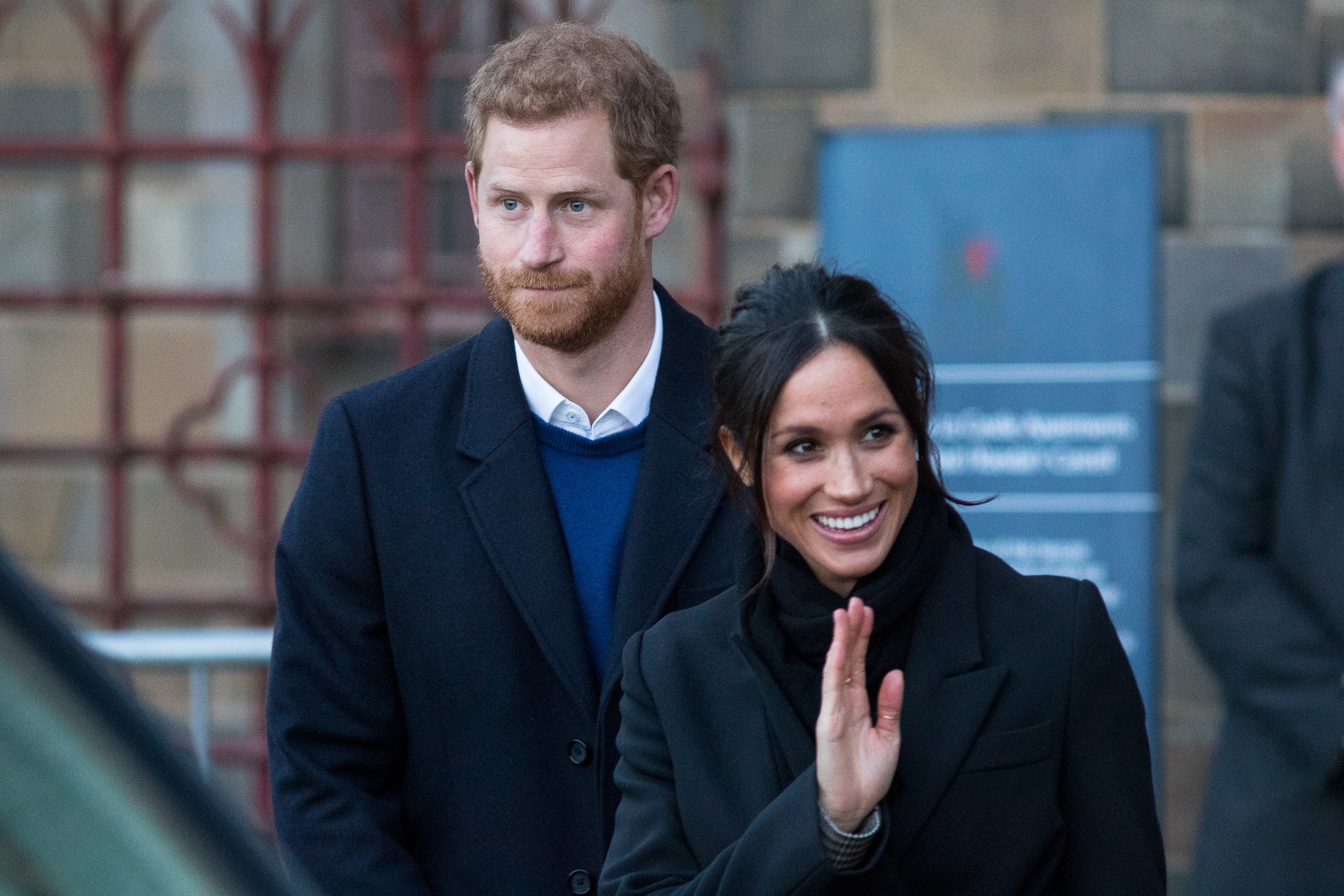 Kraliyet Ailesi'ni yine karşılarına aldılar