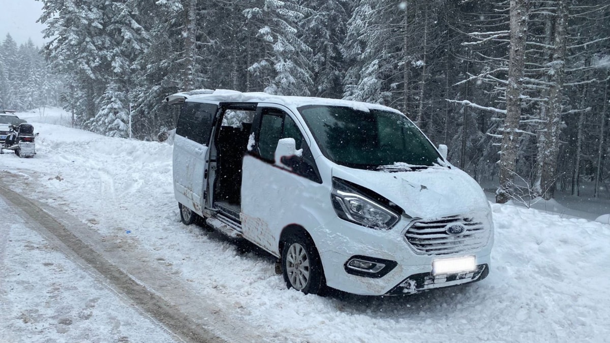 Uludağ yolunda 'selfie' çekerken minibüsün çarpmasıyla öldü