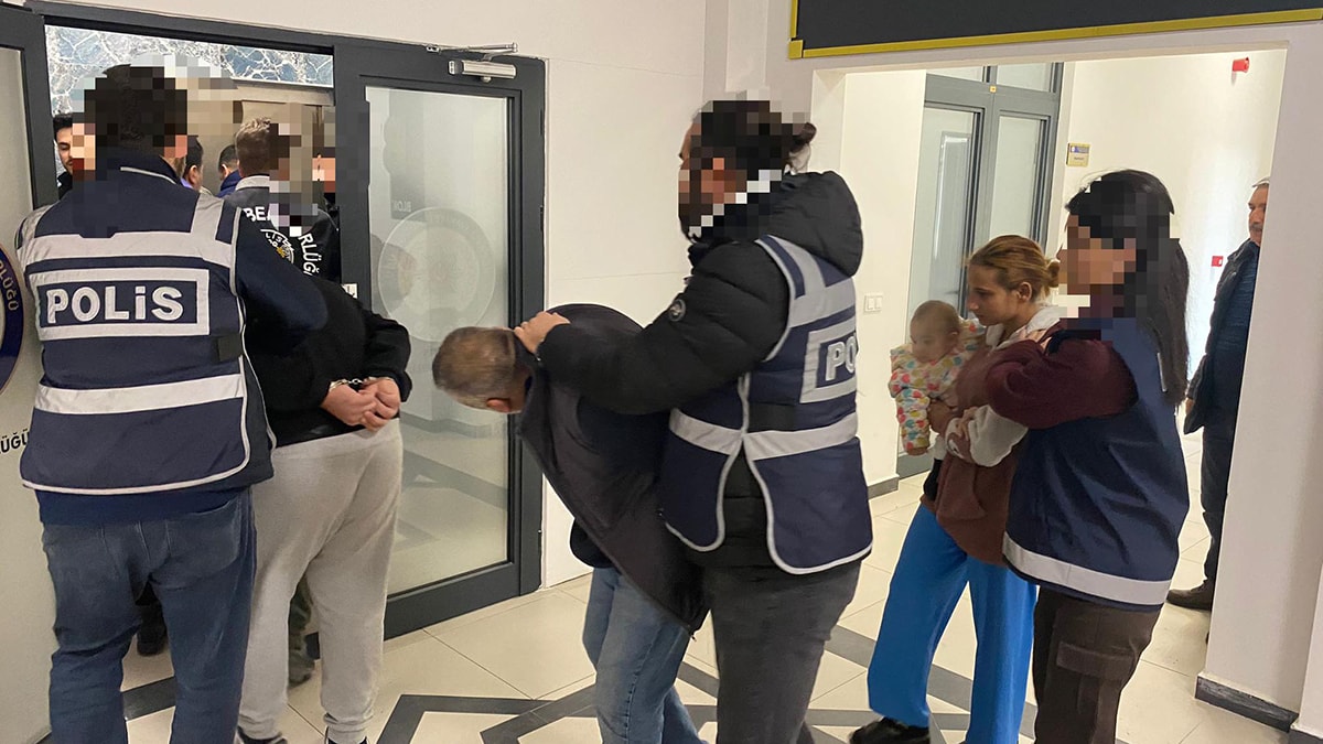 4 milyonluk hırsızlık yaptılar, suç üstü yakalandılar