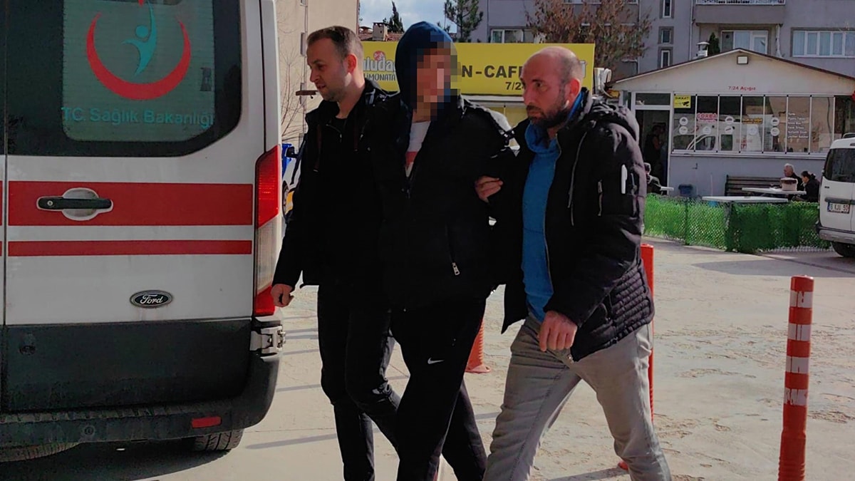 Eve giren hırsız yakalandıktan sonra dehşet saçtı