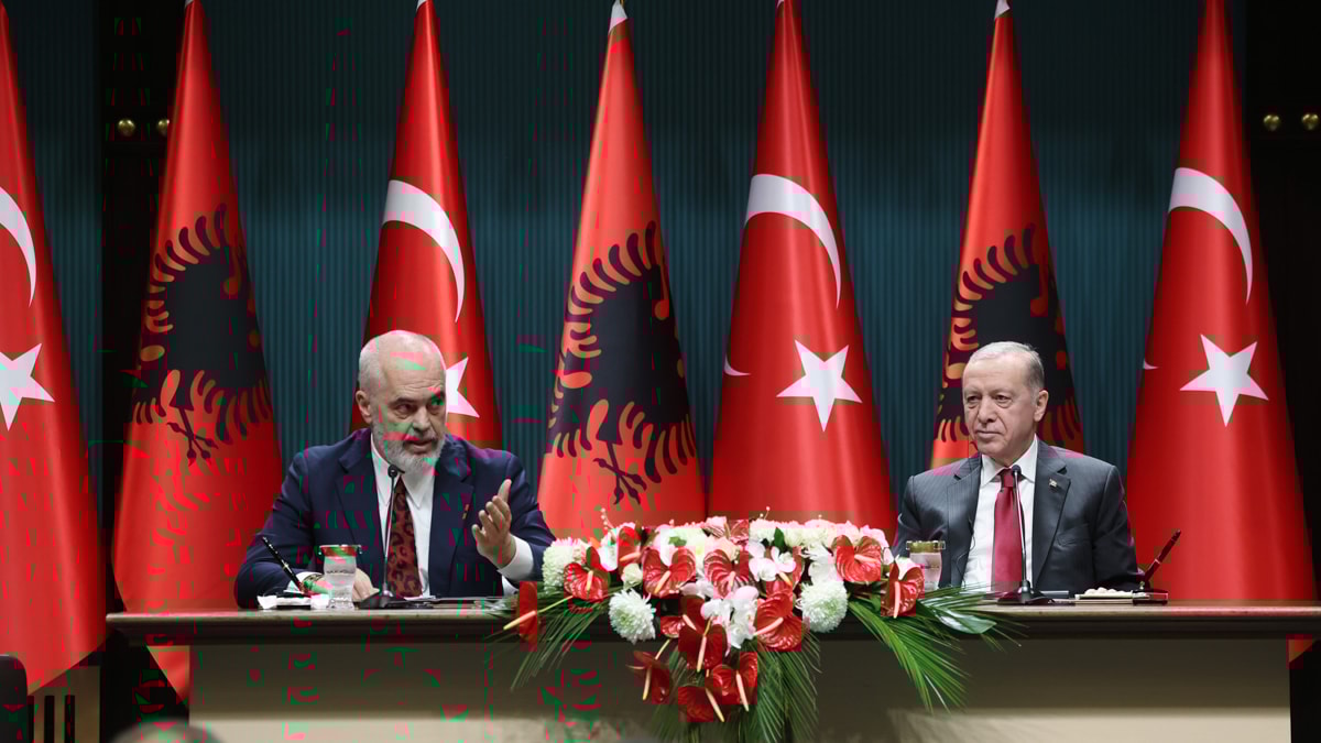 Erdoğan: FETÖ'nün Arnavutluk'ta amacına ulaşmasına izin vermeyeceğiz