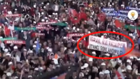 Erdoğan'ın mitingindeki pankart apar topar kaldırıldı
