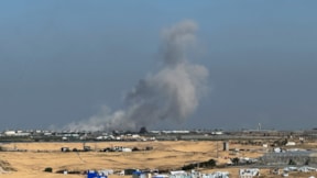 İsrail, Gazze'de BM yardımlarını bombaladı