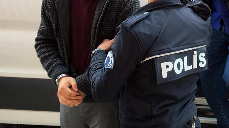 Çeşme'de kaçak inşaat yapan 6 kişiye gözaltı