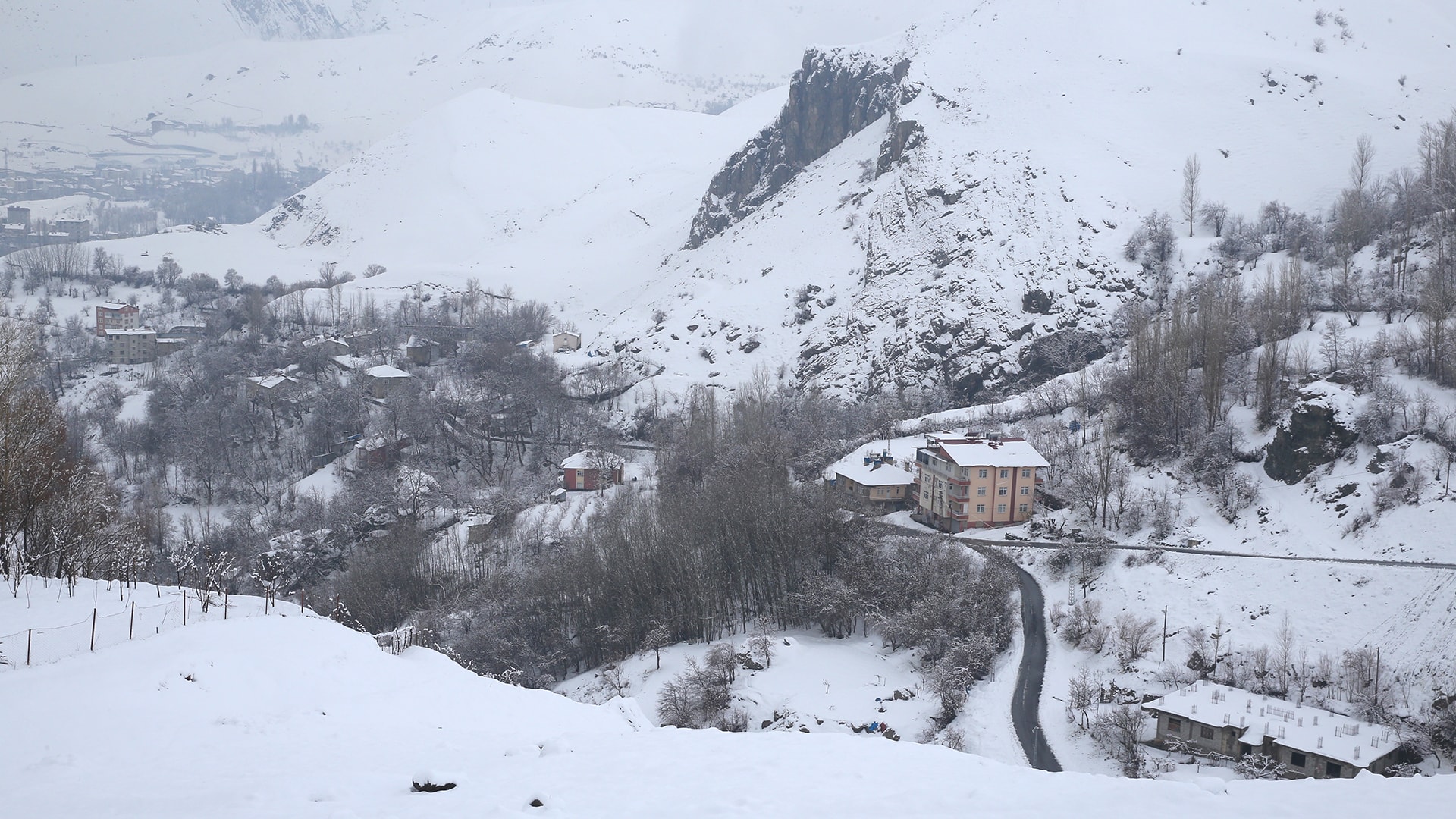 Hakkari 188 santimlik kar kalınlığı ile zirvede