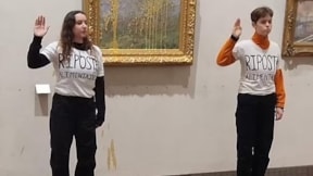 İklim aktivistleri yine eylemde... Monet'nin tablosuna çorba attılar