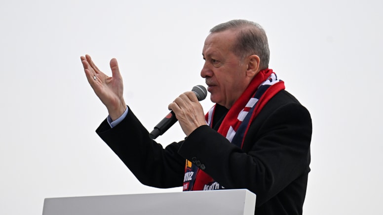 Erdoğan'dan deprem konutları savunması