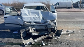 Kaza sonrası araç bu hale geldi, 2 kişi hayatını kaybetti