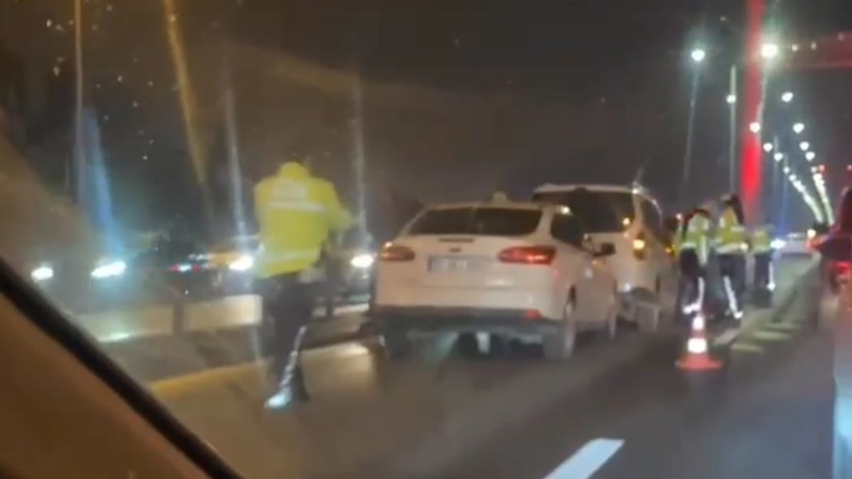 Şehitler Köprüsü'nde zincirleme kaza