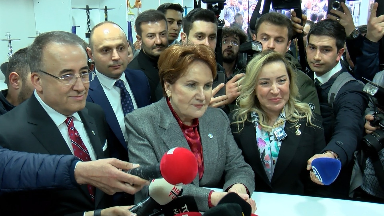 Akşener, Ankara'da esnaf ziyaret etti