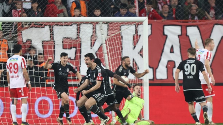 Beşiktaş Antalya'da maçı çevirdi çeyrek finale uzandı