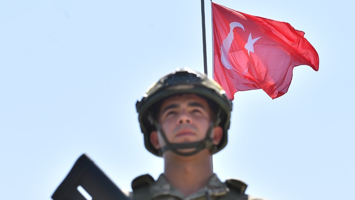 MSB: Sınırlarda 18 kişi yakalandı