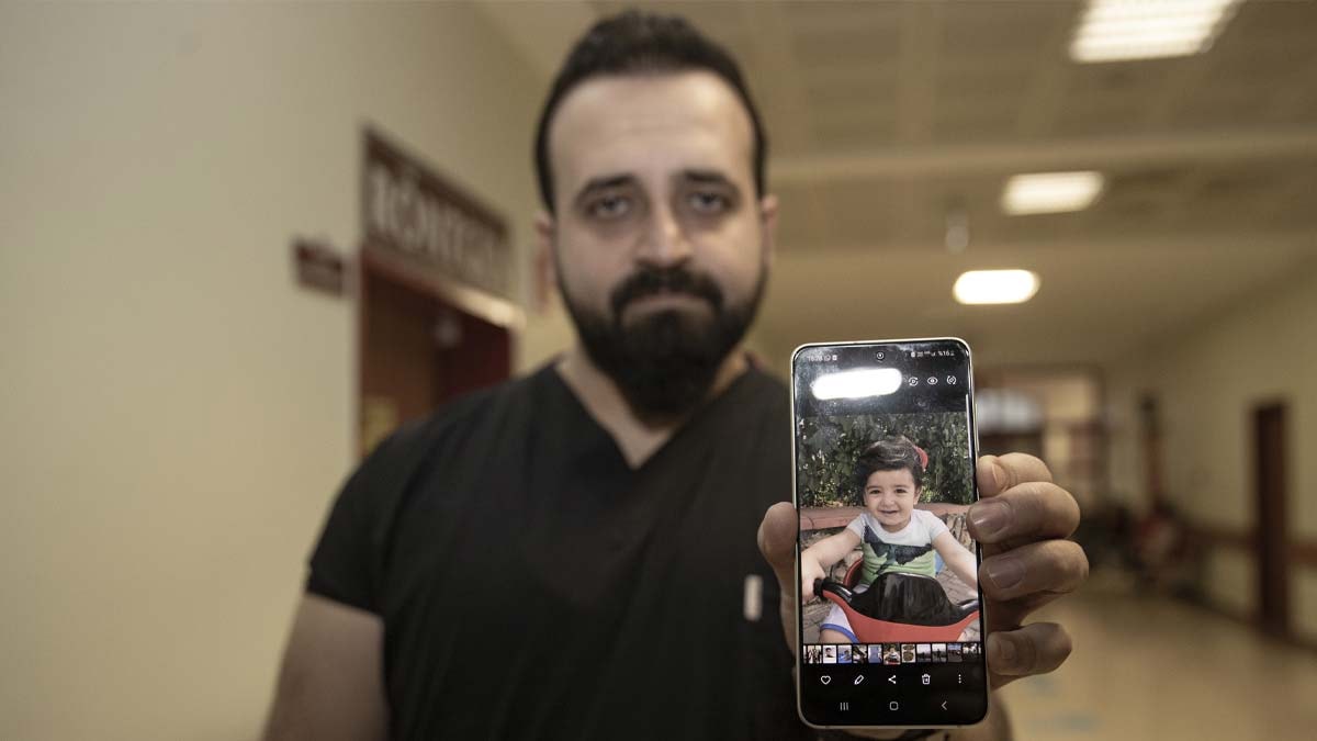 Depremde oğlunu kaybeden baba başkalarına umut oldu