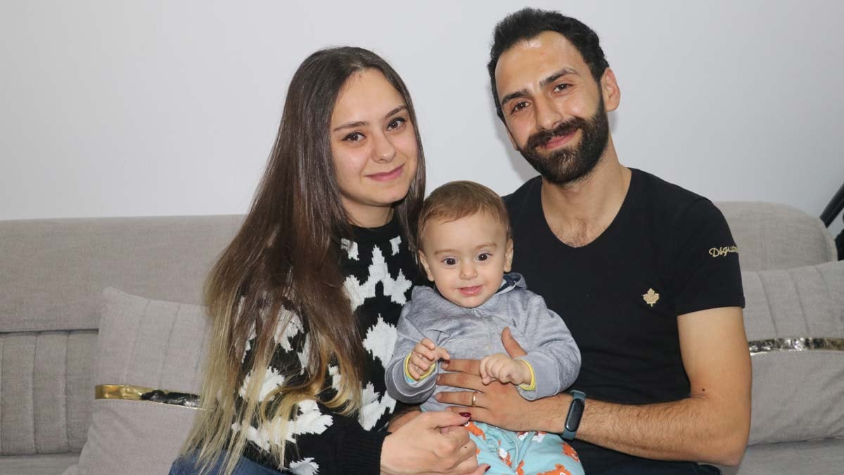 Depremden bir gün sonra doğan oğluyla hayata tutundu