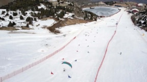 Ergan Dağı'nda paraşütle kayak macerası