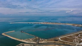 Van Gölü temizleniyor: 1 milyon metreküp dip çamuru çıkartıldı