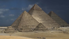 Dünyanın yedi harikasından biri: Giza Piramitleri