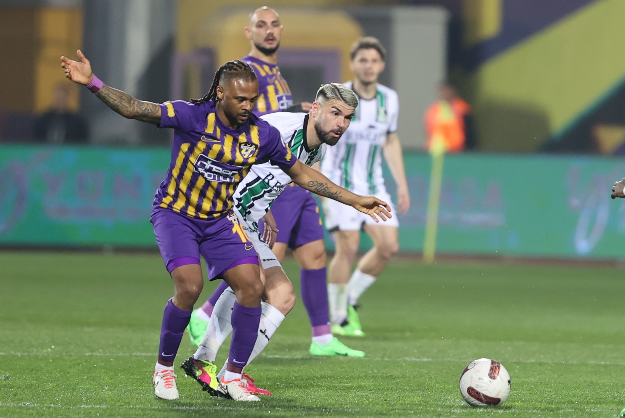 Eyüpspor beş gollü maçta Sakaryaspor'u mağlup etti