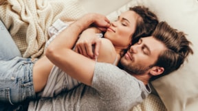 Araştırmalar ortaya çıkardı... Uyuma şekliniz ilişkiniz hakkında ne söylüyor?