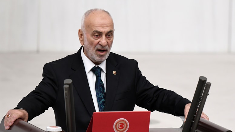 İstanbul milletvekili Suat Pamukçu, YRP'den istifa etti - Sözcü