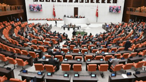 Meclis'te  '28 Şubat' tartışması