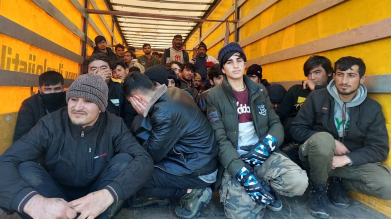 TIR dorsesinde 72 kaçak göçmen yakalandı