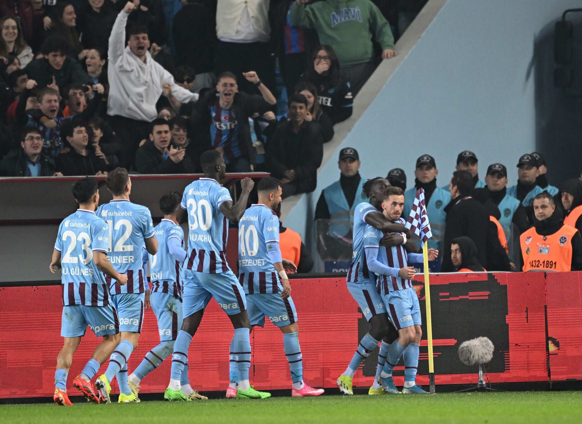Başakşehir'i tek golle geçen Trabzonspor Türkiye Kupası'nda yarı finalde
