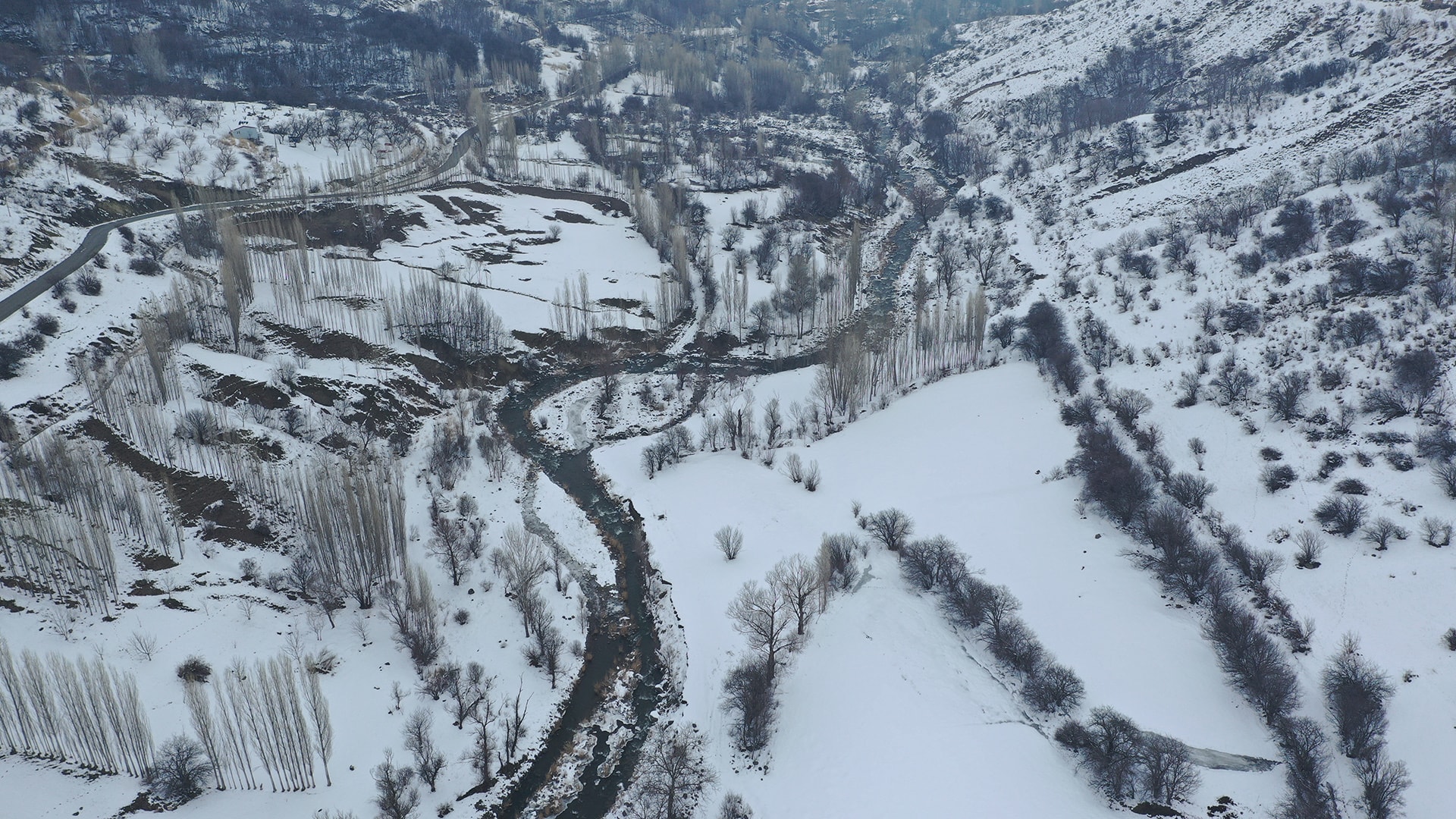 Fotoğraflarla  Üçkaya Vadisi'nden kar manzaraları