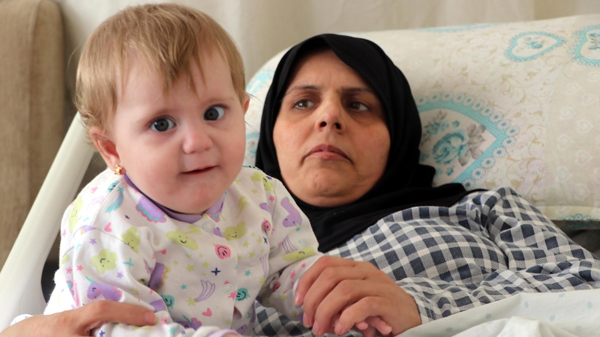 Depremin 'mucize bebeği' yine annesinden ayrıldı