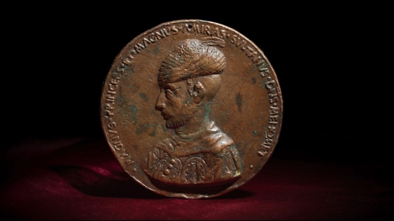 Fatih Sultan Mehmet'in tılsımlı madalyonu rekor fiyata satışa çıkıyor